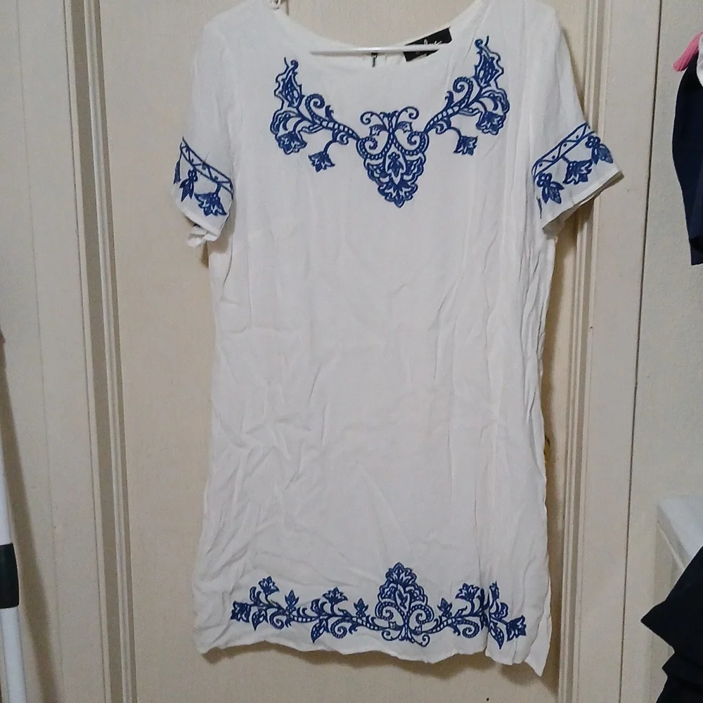 Lulus - Picture 1 of 1